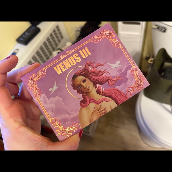 Lime Crime Venus 3 Eyeshadow Palette - Picture 2 of 4